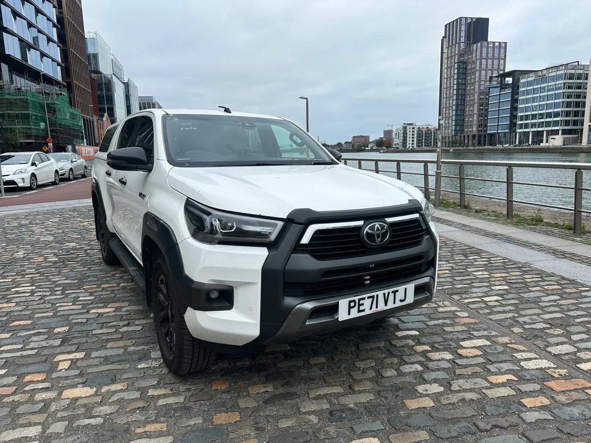2021 Toyota Hilux Invincible X - Image 3