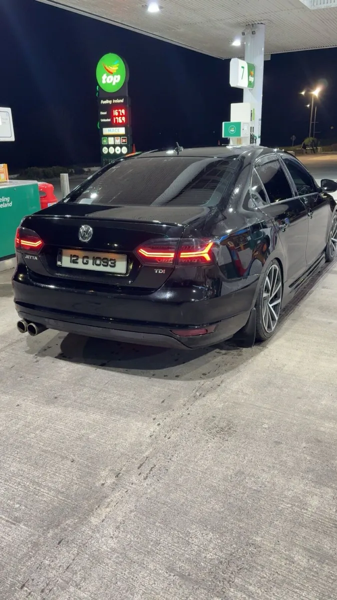 Volkswagen mk6 Jetta - Image 2