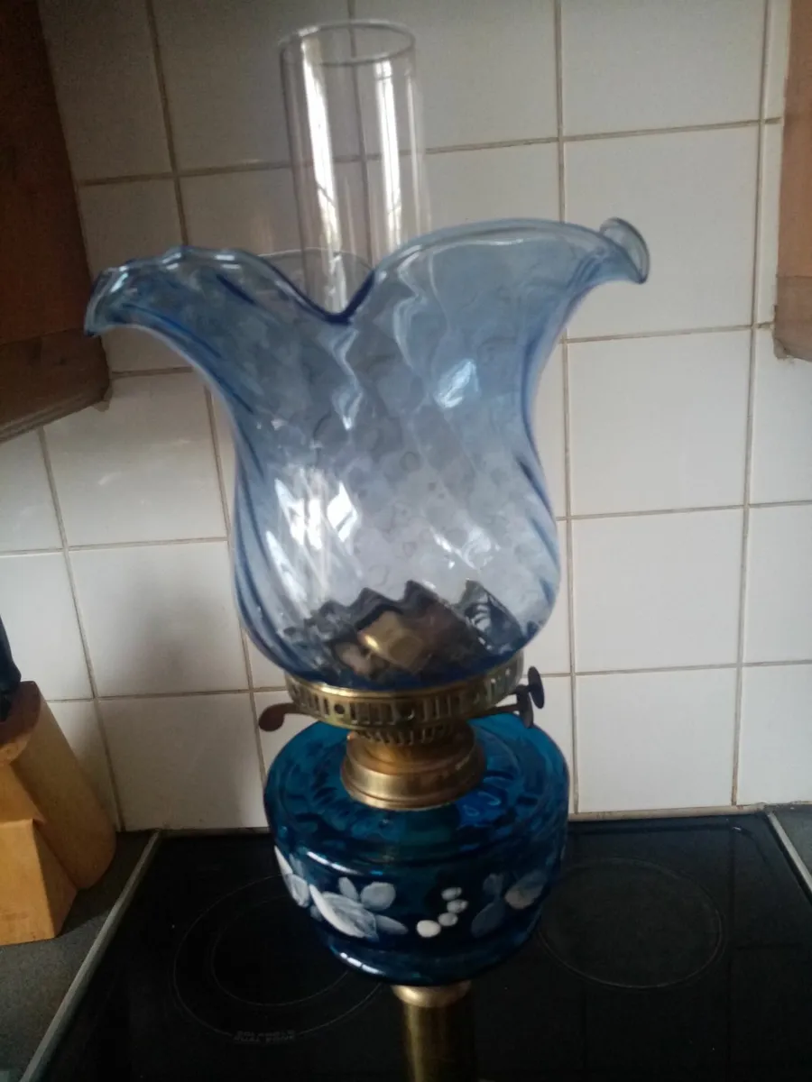 2 vintage  Oil Lamps - Image 4