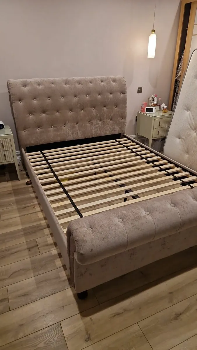 King Bedframe - Image 3