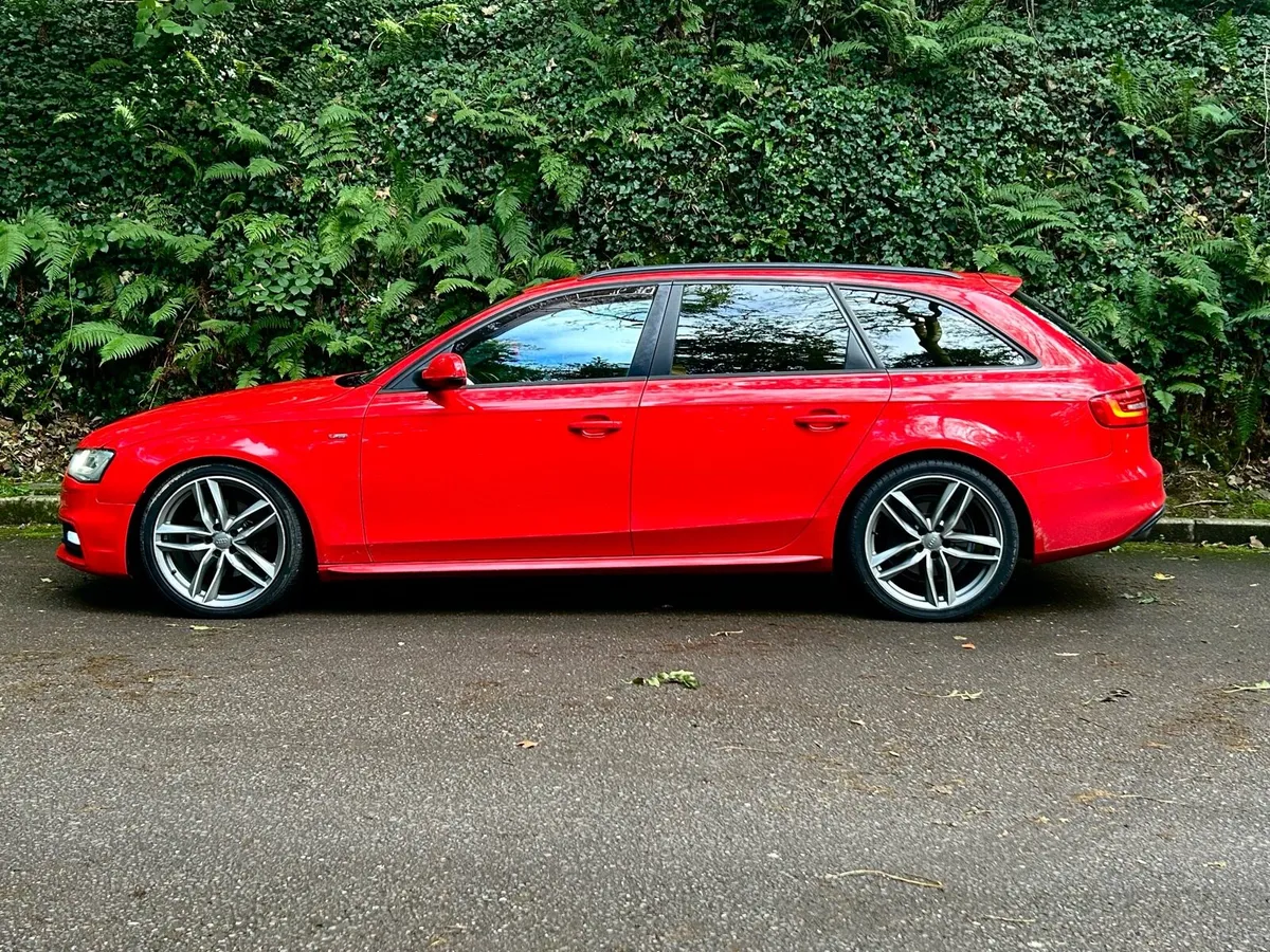Audi A4 Avant S-Line Black Edition - Image 3