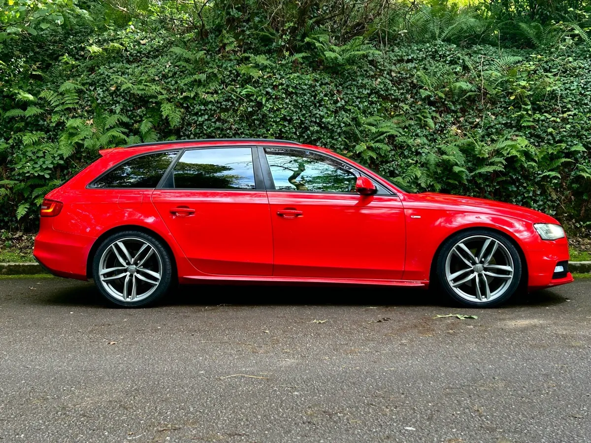 Audi A4 Avant S-Line Black Edition - Image 4