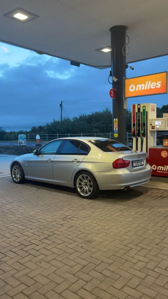 BMW 3 Series - Image 1