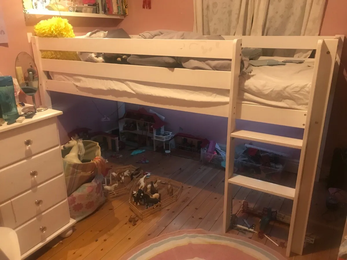 Bunk bed