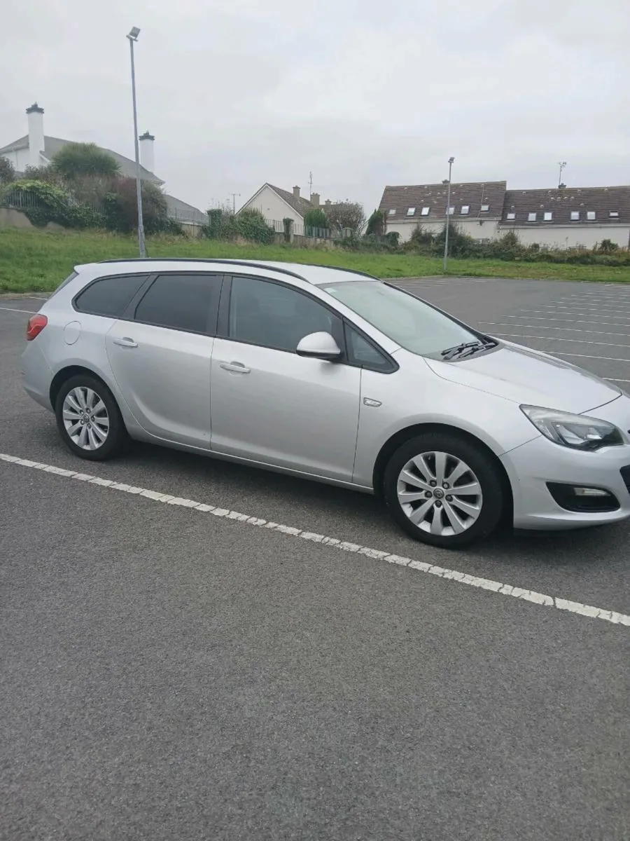 Vauxaull Astra Estate - Image 1
