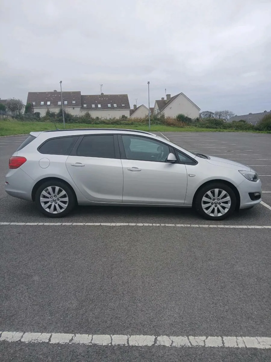 Vauxaull Astra Estate - Image 2
