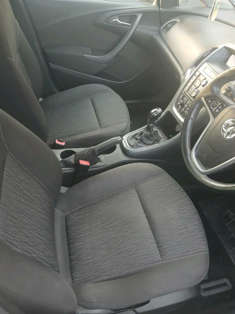 Vauxaull Astra Estate - Image 4