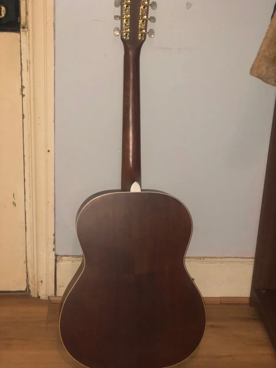 Guitar - Image 4