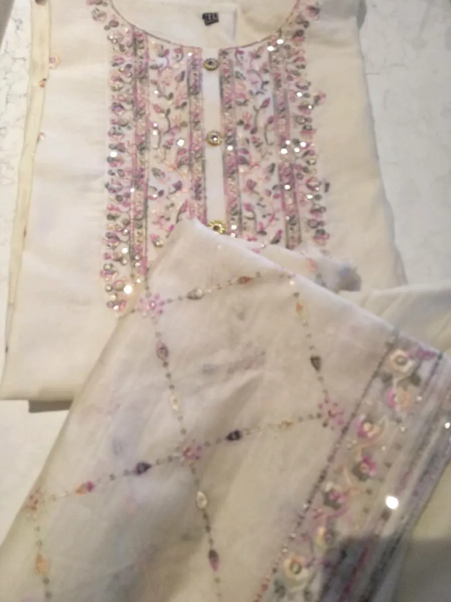 Indian dress - Image 1
