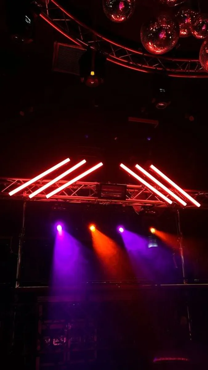 Eurolite Pixel Bars + Artnet node + custom flight case - Image 1