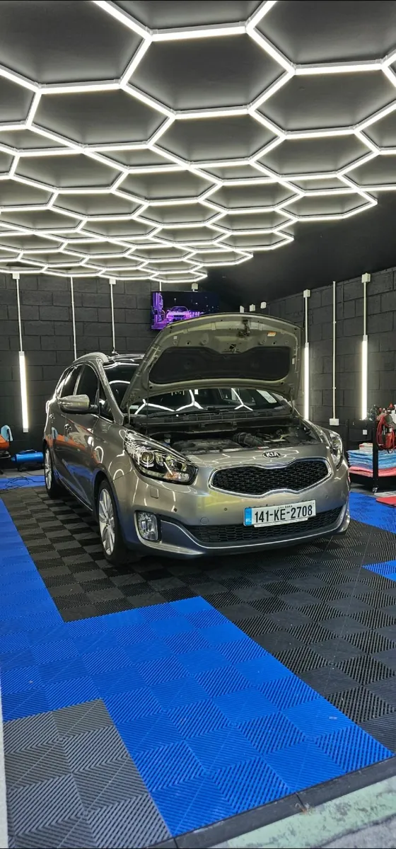 Kia Carens - Image 1