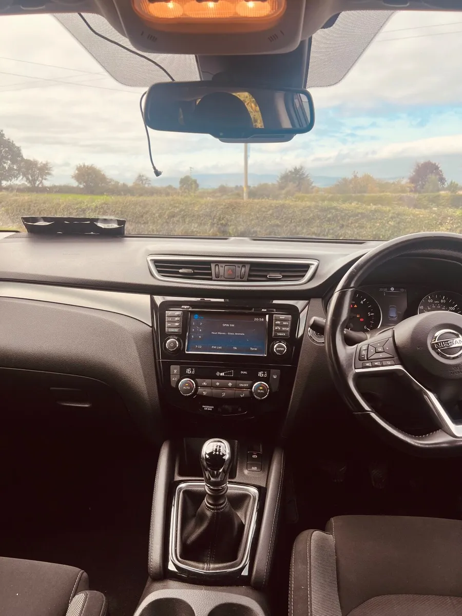 Nissan Qashqai 2017 - Image 2