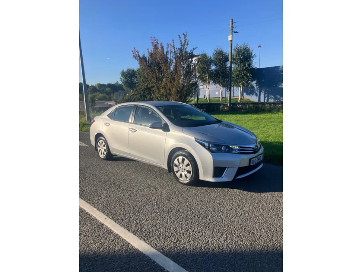 Toyota Corolla 1.4 D-4D TERRA 4DR - Image 1