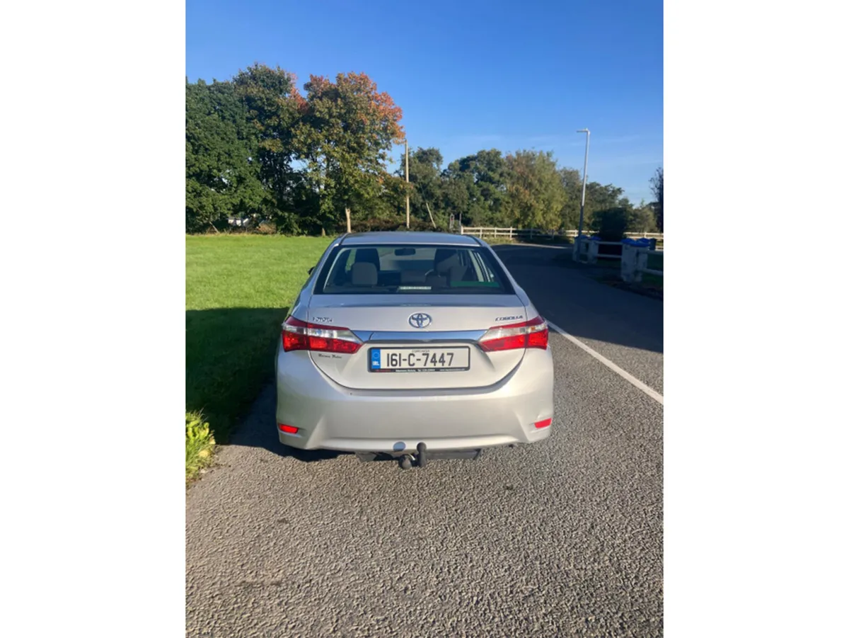 Toyota Corolla 1.4 D-4D TERRA 4DR - Image 2