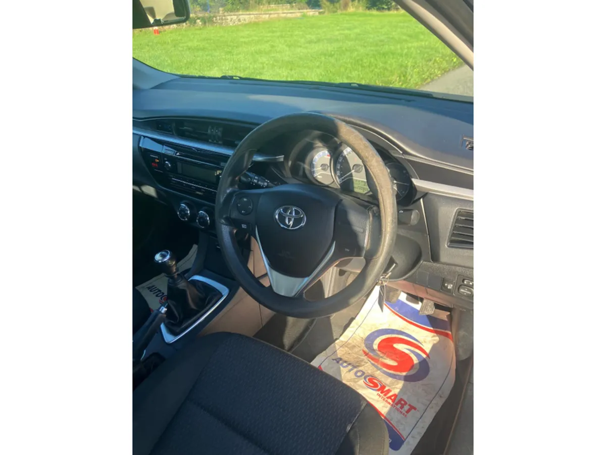 Toyota Corolla 1.4 D-4D TERRA 4DR - Image 3