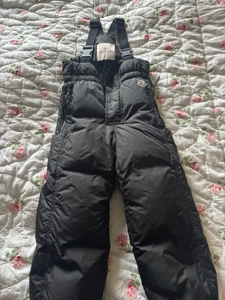 Moncler Black Ski suit Age 6, new with tags. - Image 2