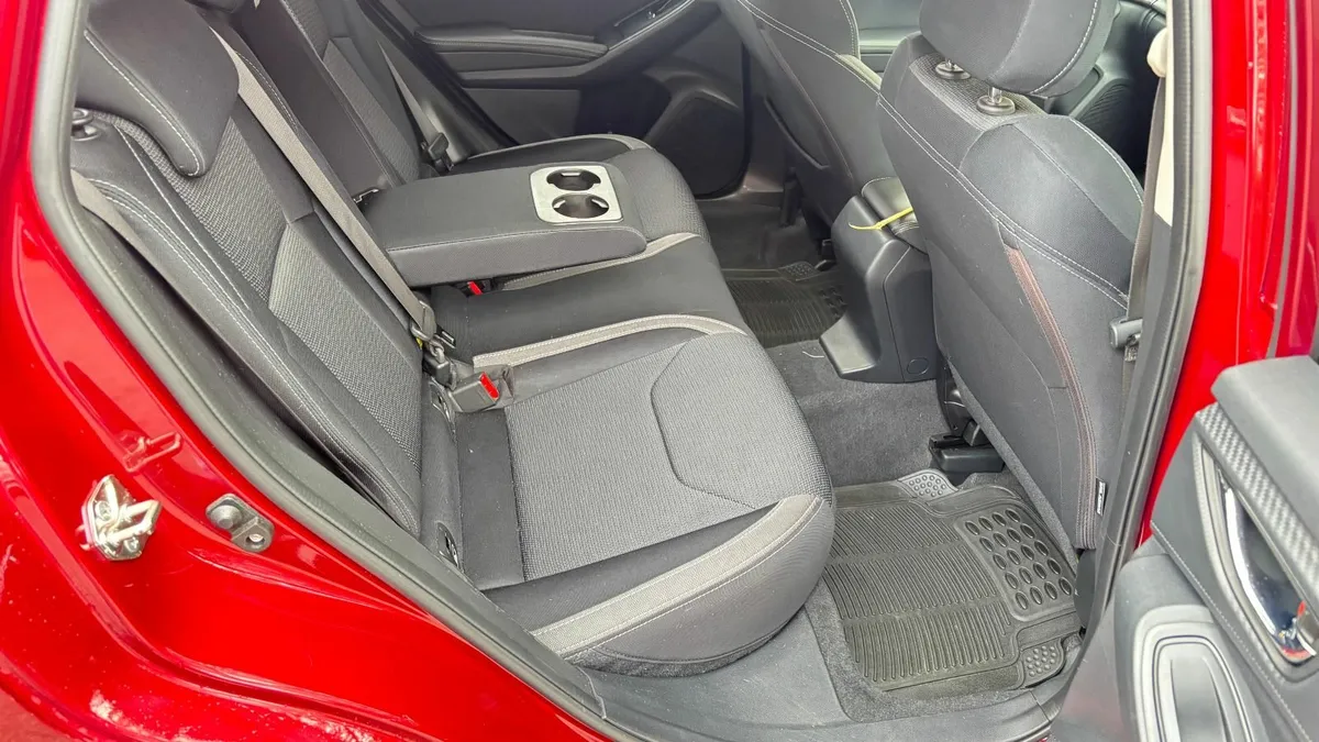 Subaru Impreza 1.6 Luxury Trim 4x4 AWD, low mil - Image 2