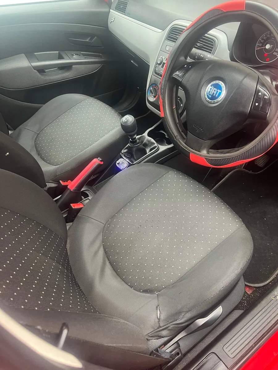 Car - Image 3