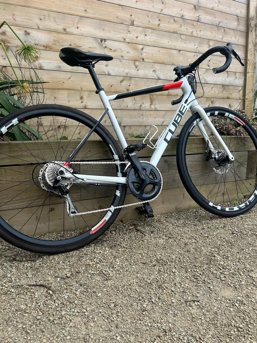 Road Bike Cube - Image 1
