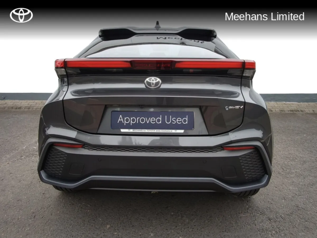 Toyota C-HR C-HR PHEV SPORT - Image 4