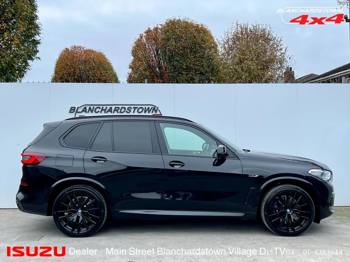 BMW X5 MSPORT 45e ARMANI BLACK SKY LOUNGE PAN - Image 4