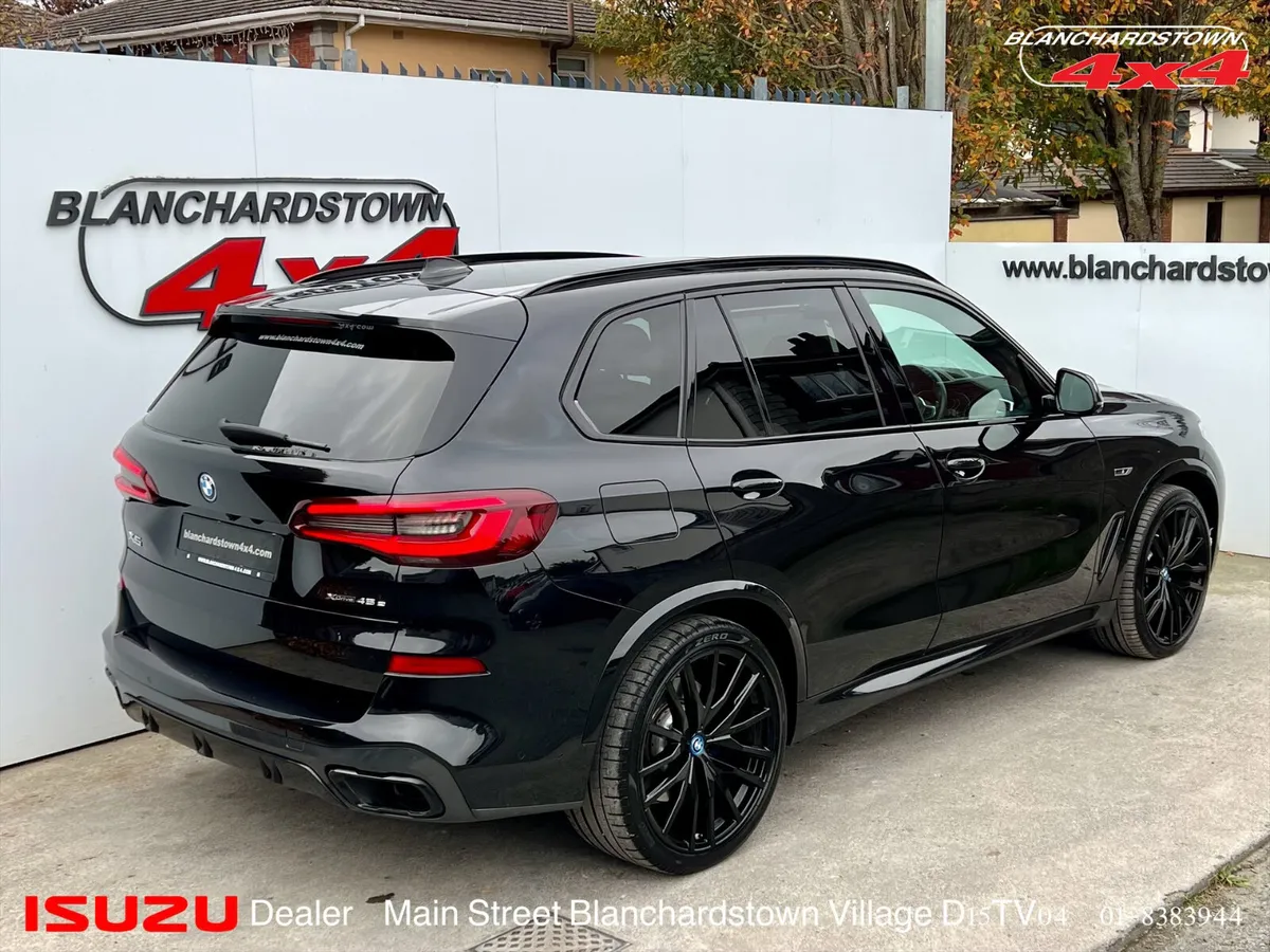 BMW X5 MSPORT 45e ARMANI BLACK SKY LOUNGE PAN - Image 2