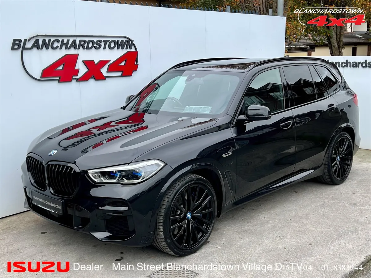 BMW X5 MSPORT 45e ARMANI BLACK SKY LOUNGE PAN - Image 1