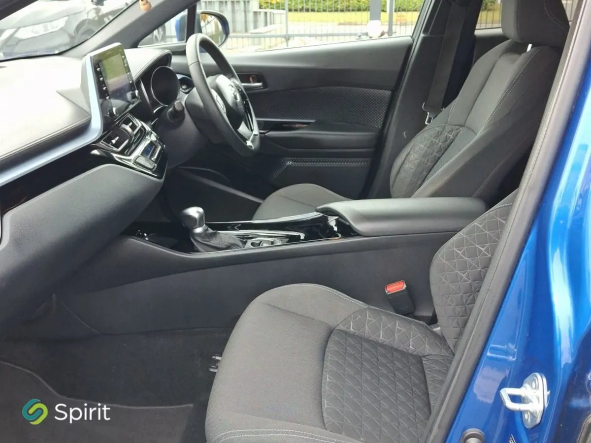 Toyota C-HR 1.8 Hybrid Sport - Image 3