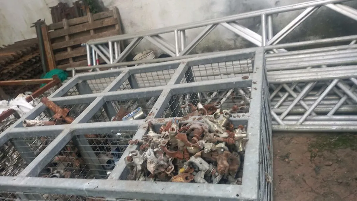 Graded 8ft,9ft,5fys,jacks +other scaffolding - Image 3