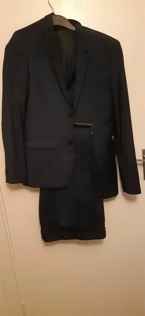 Navy 3-piece suit - Image 1