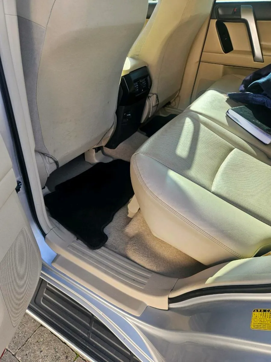 Toyota landcruser - Image 4