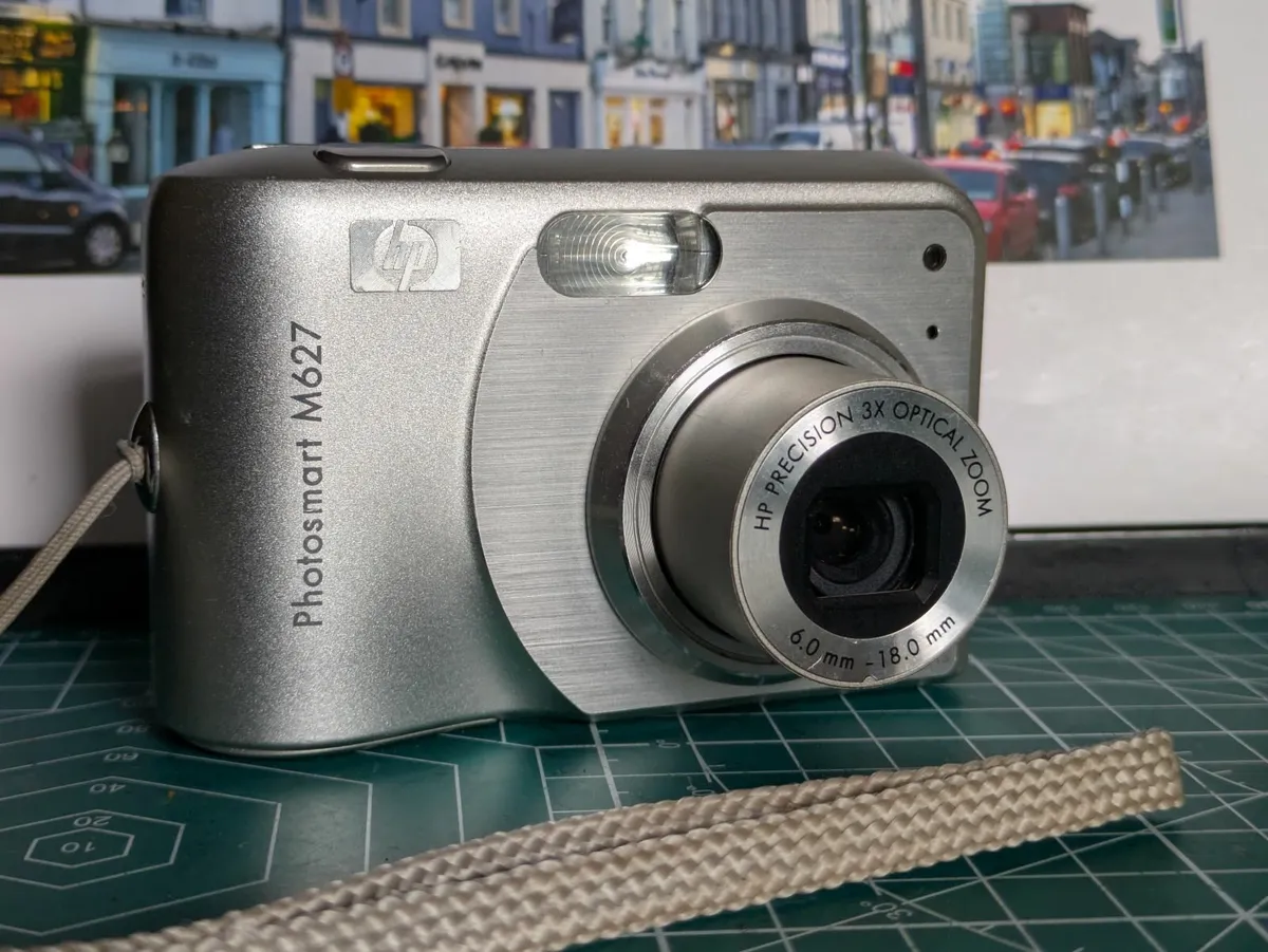 HP Photosmart camera 7MP CCD 🎨 digital camera - Image 1