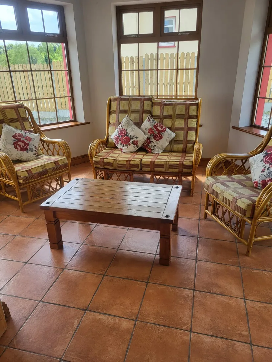 Conservatory/sun room furniture