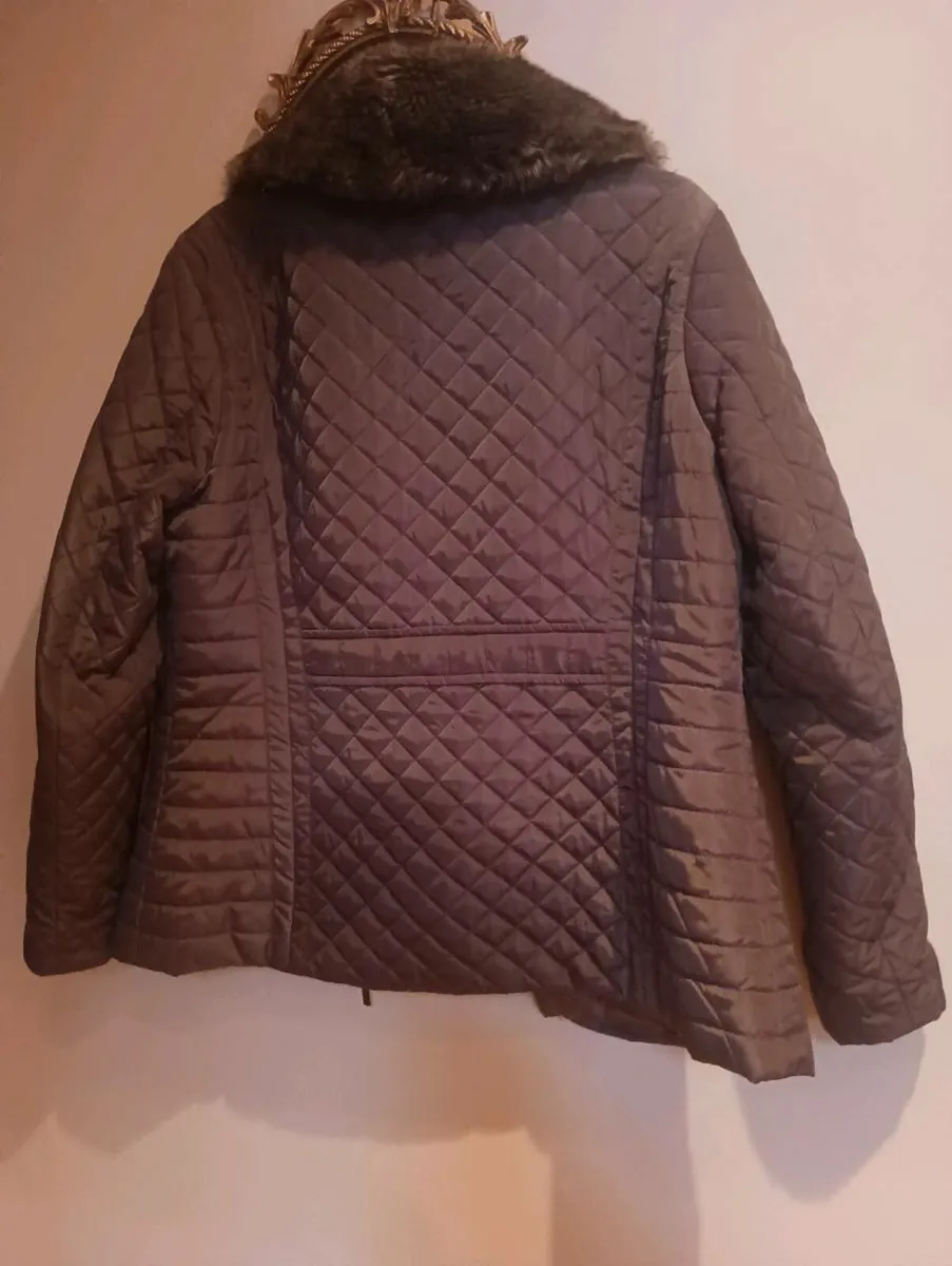Beautiful ladies coat fur collar, chocolate brown. - Image 2
