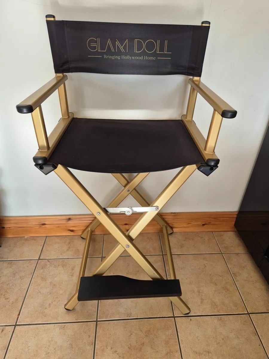 Makeup chair