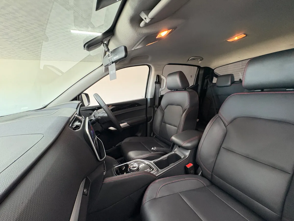 2023 Maxus T90EV Crewcab Pick up - Image 3