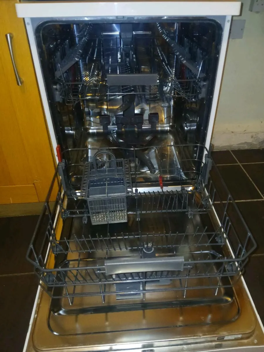 Dishwasher - Image 2