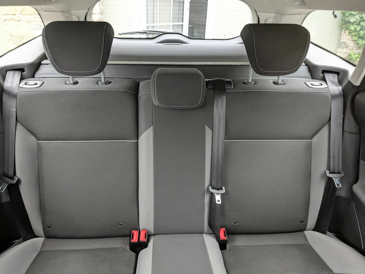 Ford Focus 1.6 TDCi (2012) - Image 2