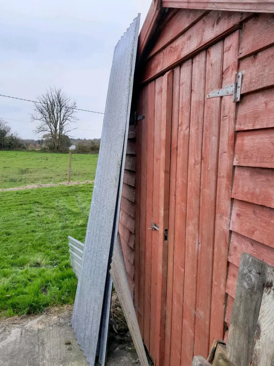 Galvanised corrugated sheets x 3 - Image 1