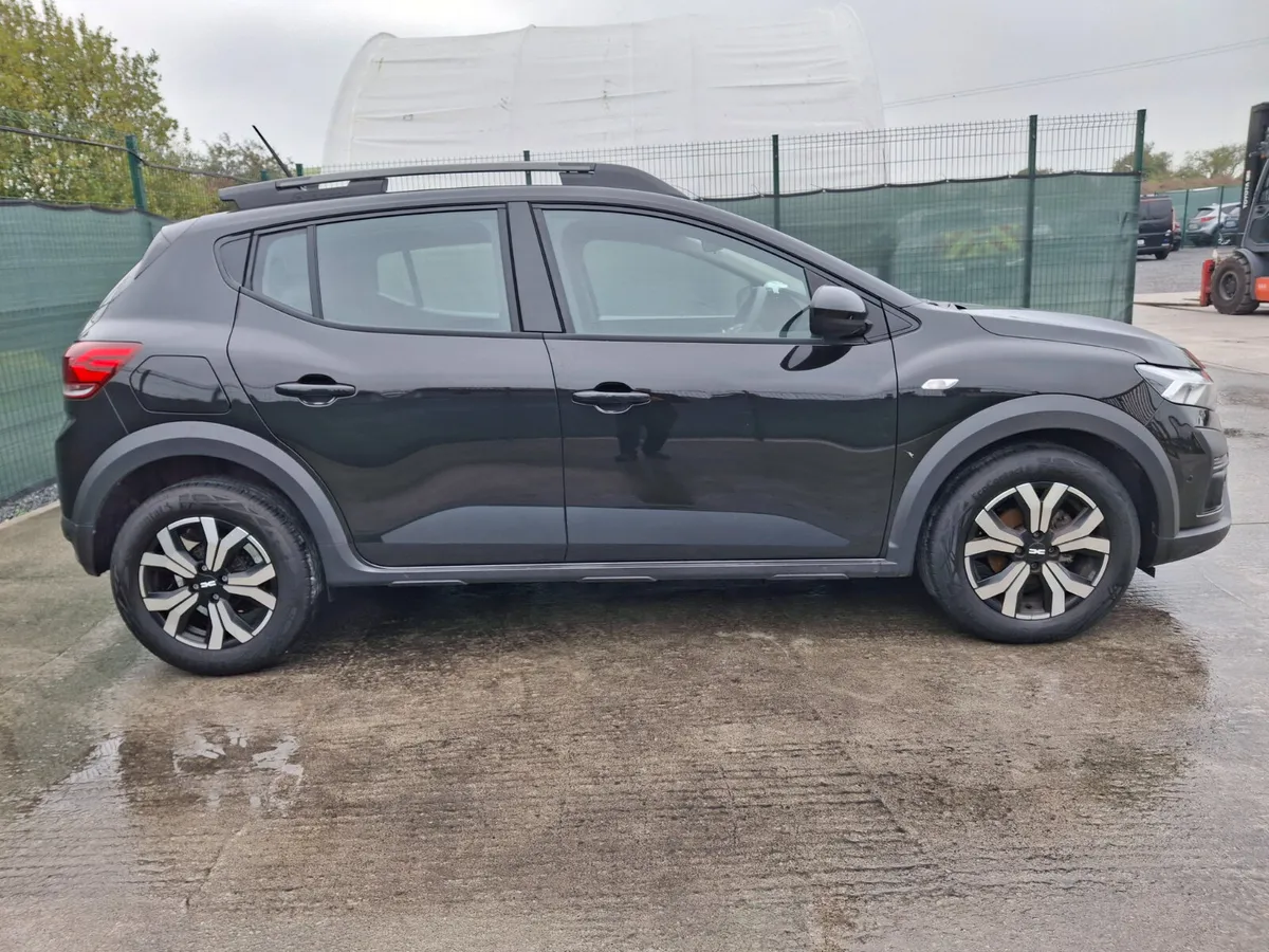 241 Dacia Sandero Stepway  Automatic - Image 3