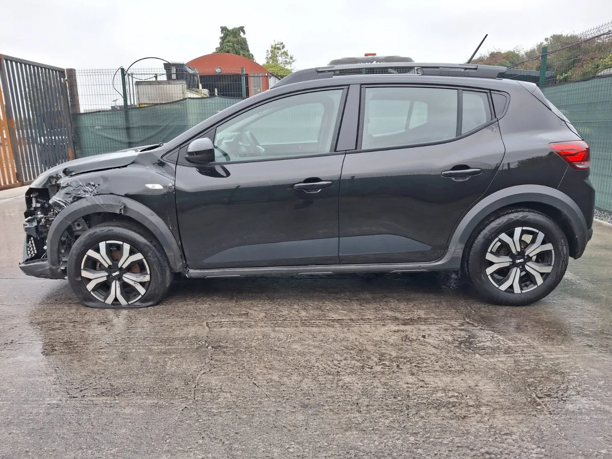 241 Dacia Sandero Stepway  Automatic - Image 2