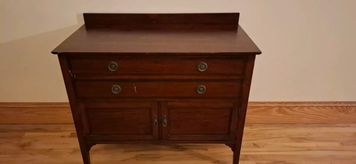 Beautiful antique cabnet.maybe upcycle - Image 1
