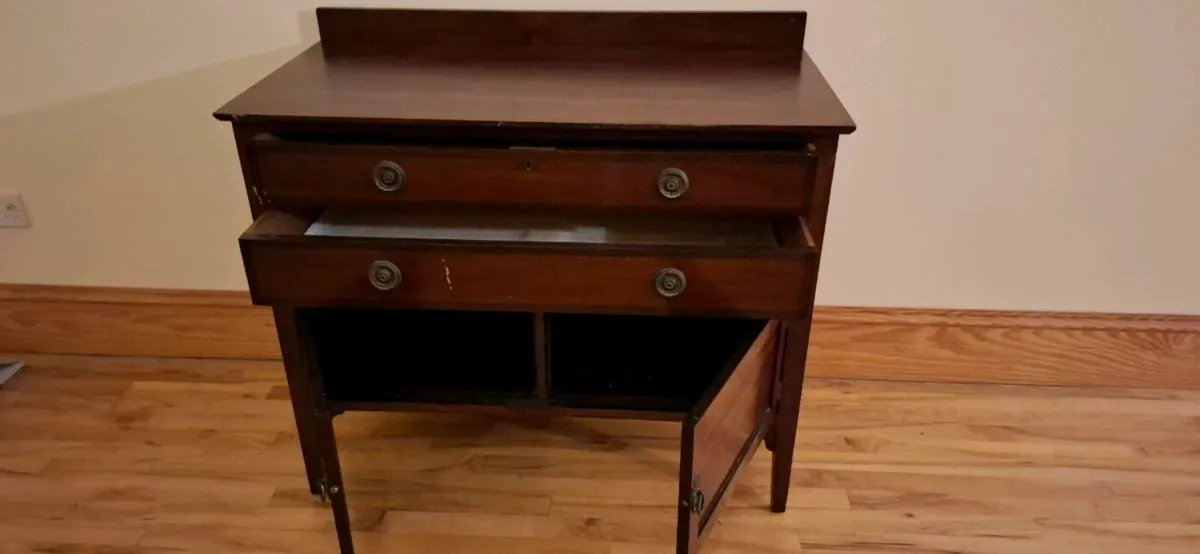 Beautiful antique cabnet.maybe upcycle - Image 2