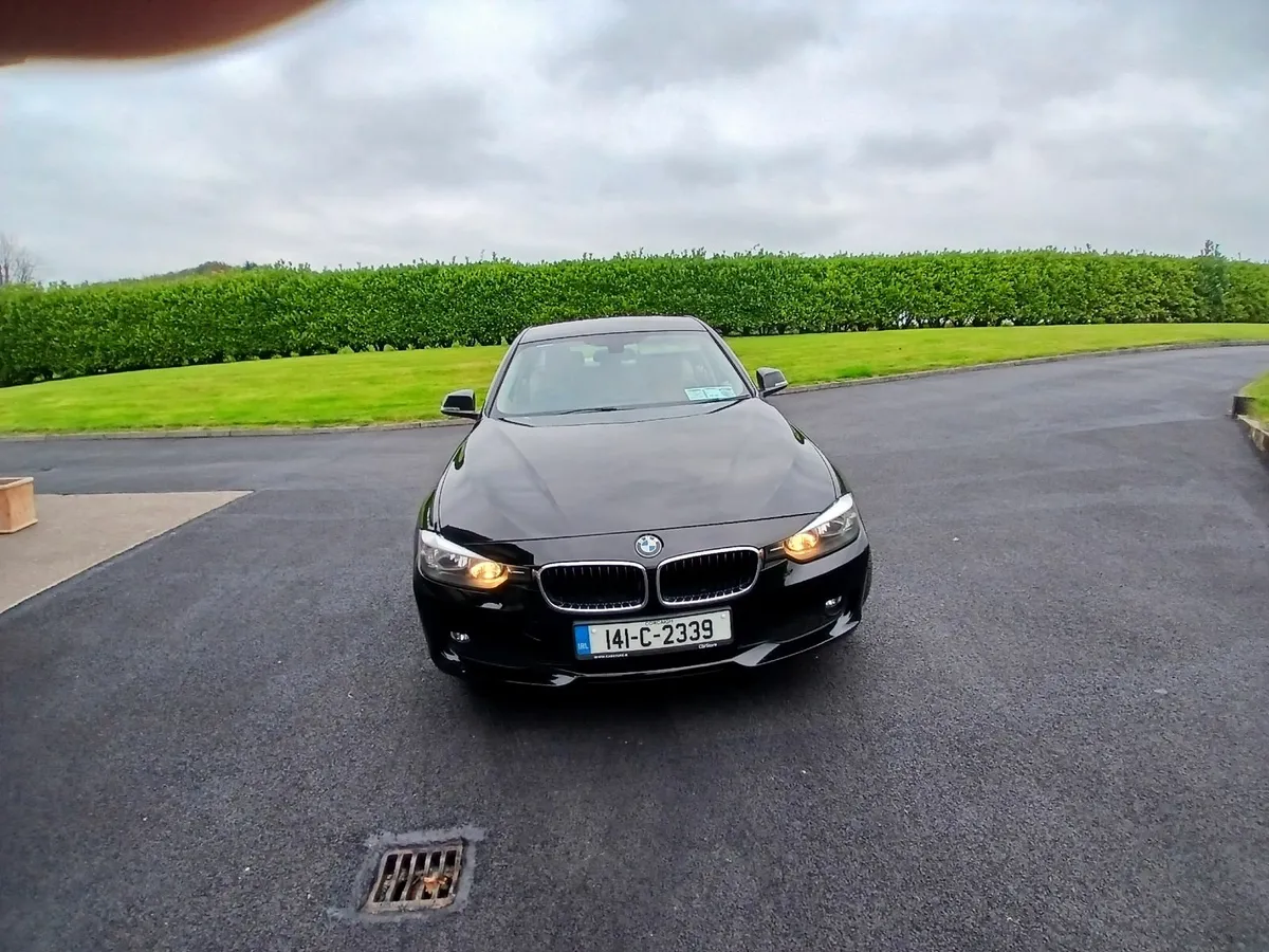 BMW 318D 3-Series 2014 - Image 4