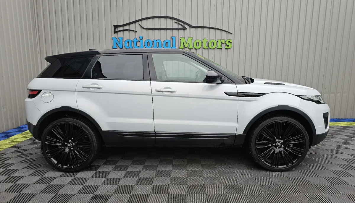 2017 Range Rover Evoque 2.0 Td4 SE AUTOMATIC 4wd - Image 2