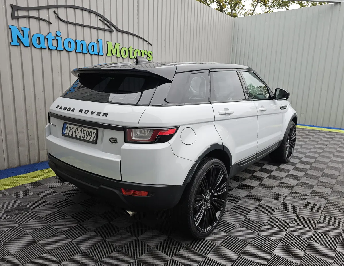 2017 Range Rover Evoque 2.0 Td4 SE AUTOMATIC 4wd - Image 3