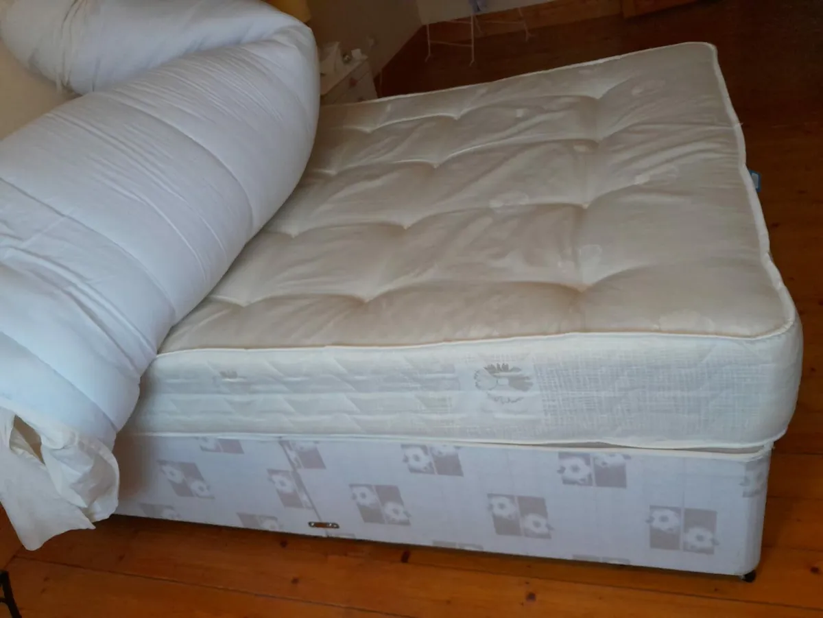 Double Devan bed ( Splits)-& excellent mattress- - Image 4
