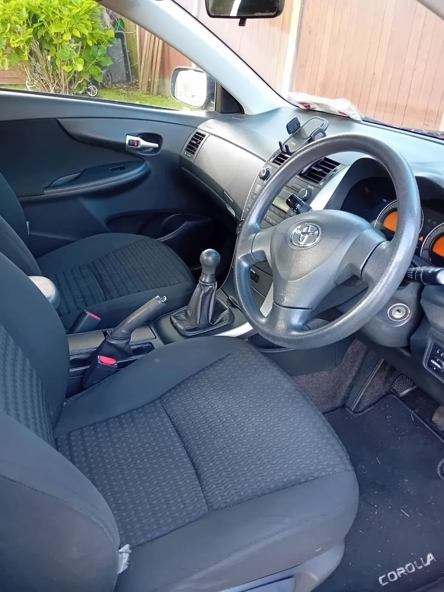 Toyota Corolla - Image 4