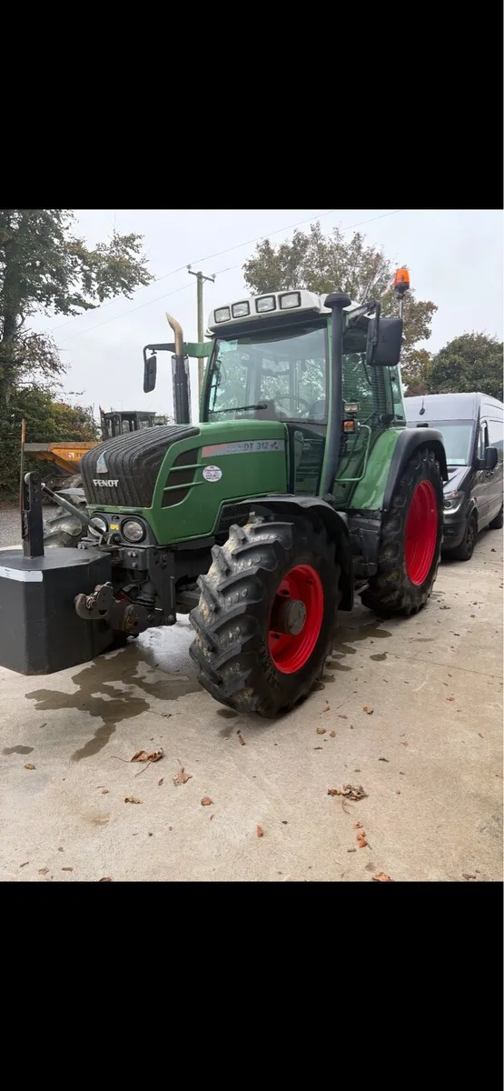 Fendt 312 tractor - Image 2