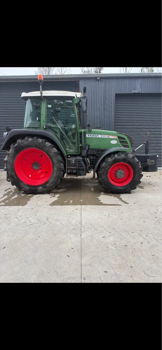 Fendt 312 tractor - Image 3